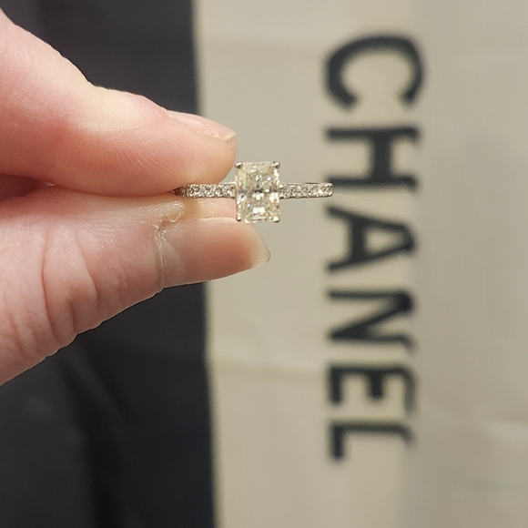 GRA Certified 1 Carat Radiant Cut Moissanite Diamond Ring size 7 - Picture 4 of 16